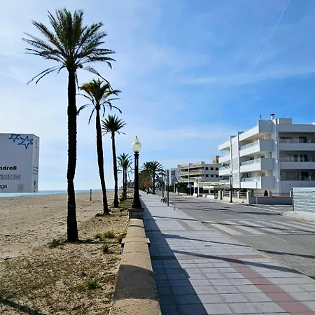 Beach Apartment *